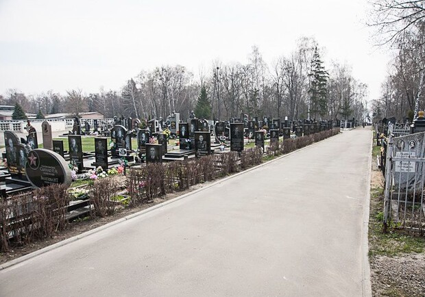 Сецчас все кладбища готовы к приему посетителей в праздничные дни. Фото с сайта Харьковского горсовета.