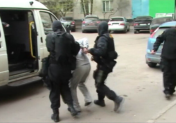21 апреля на съемной квартире в Харькове, задержаны четверо мужчин в возрасте 26, 28, 30 и 33 лет. Фото с сайта ГУ МВД Украины в Харьковской области.