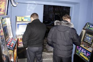 Милиция активизировала борьбу с игровыми автоматами. Фото с сайта Харьковского горсовета.