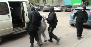  Фото пресс-службы МВД. Харьковская милиция кидалась гранатами.