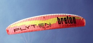 В Крыму на параплане разбилась туристка из Киева