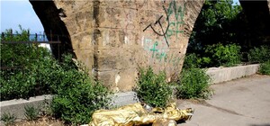 Писающему Сталину в Одессе уже оторвали голову