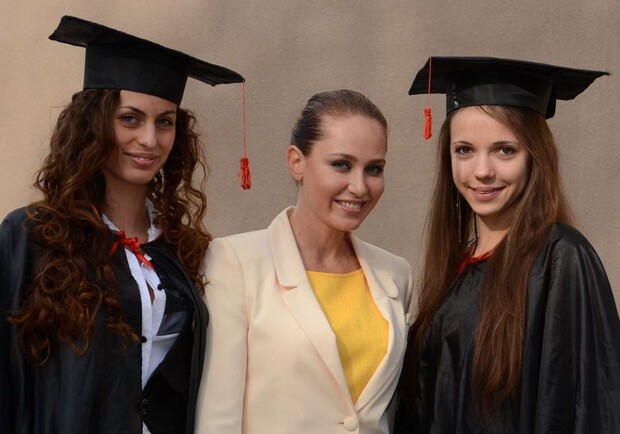 Ирина Бережная пожелала выпускникам не останавливаться на достигнутом. 