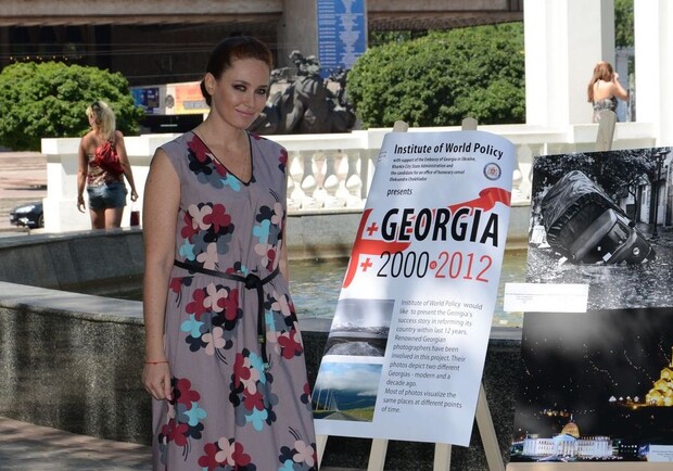 Ирина Бережная посетила фотовыставки «Грузия-2000 vs Грузия-2012»