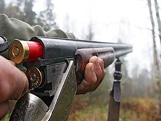 У мужчины было обнаружено и изъято два охотничьих ружья. Фото с сайта ГУ МВД Украины в Харьковской области.