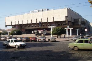 Реконструкция площади перед Оперным театром начнется после Евро-2012. Фото с сайта Харьковского горсовета.
