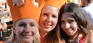 Голландки в городе: мы удивлены бедностью на окраине Киева, ценами на транспорт и отсутствием танков на дорогах