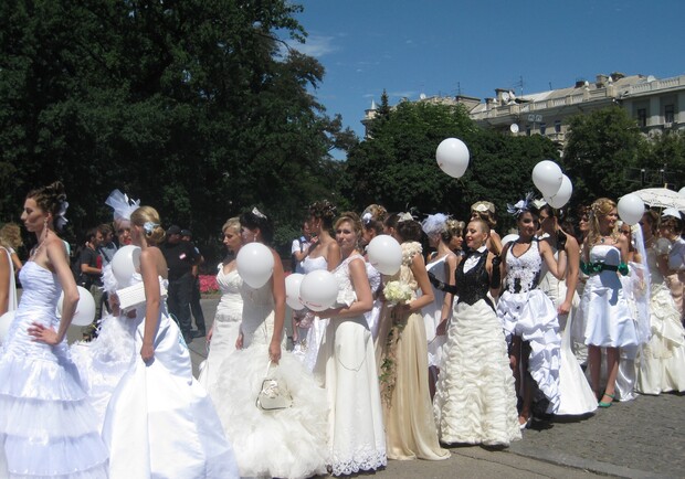 В Харькове прошел пятый по счету парад невест. Фото из архива "Вгороде".