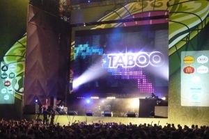 На площади Свободы прошел концерт с участием диджея Taboo из «The Black Eyed Peas». Фото с сайта Харьковского горсовета.