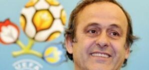 Платини поблагодарил Кернеса за Евро-2012 в Харькове