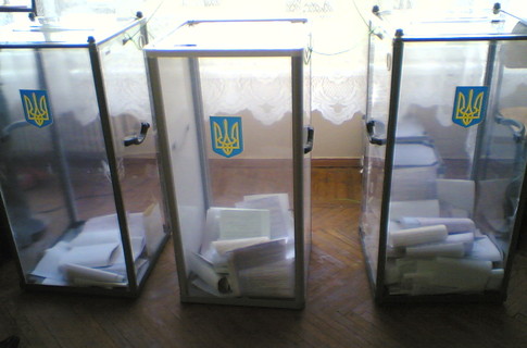 Парламентские выборы в Украине должны состояться 28 октября 2012 года. Фото job-sbu.org

