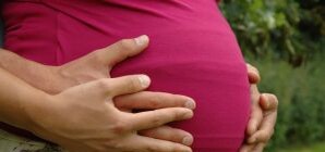 В Донбассе женщина на 8-м месяце беременности ограбила беспомощную старушку