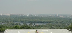 Возле вертолетной площадки тушили пожар