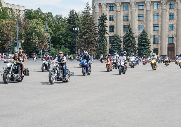 600 экипажей из стран СНГ съехались в Харьков. Фото: kharkov.comments.ua