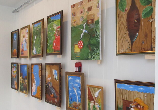 В Харькове открылась выставка детских рисунков. Фото из архива "В городе".
