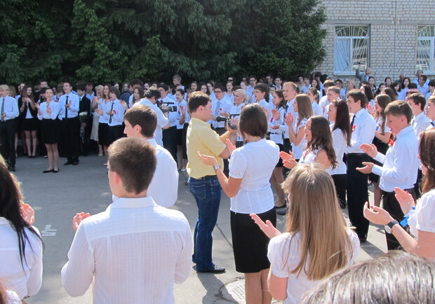 Занятия в харьковских школах начнутся 3 сентября. Фото "В городе".