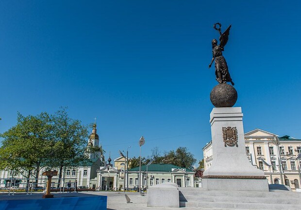 Президент Украины открыл памятник Независимости в Харькове. Фото c сайта Харьковского горсовета.