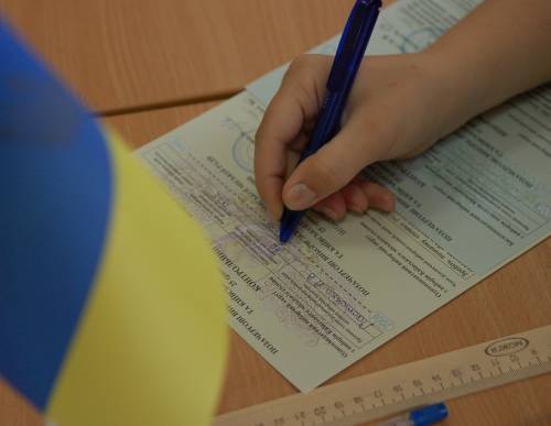 Парламентские выборы в Украине должны состояться 28 октября 2012 года. 