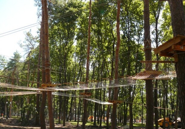 Команда «S-park» открыла парк веревочных препятствий в ЦПКиО им. Горького.