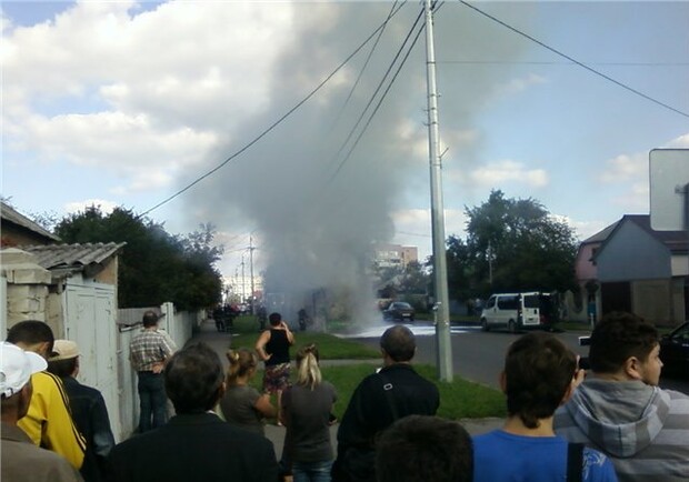 Маршрутка полностью сгорела. Фото пользователя Stonehenge из "Харьковфорум".