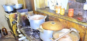 В Харькове вьетнамцы в антисанитарии готовили еду для продажи на рынках