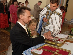 По законам Украины католический брак нужно подкрепить в загсе. 
