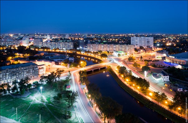 Ночью Харьков преображается, и поражает совсем другой красотой. Фото: Павел Иткин.