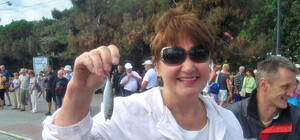 На Праздник Рыбака в Алуште мерялись уловом и готовили уху из пойманной рыбы