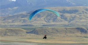 Возле Коктебеля опять произошел несчастный случай с парапланеристом