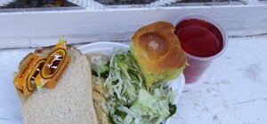 В Симферополе несколько раз в неделю проводят бесплатные обеды