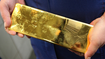 Мужчина хотел вывести слиток золота. Фото: ria.ru.