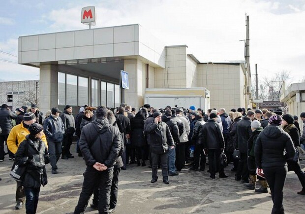 Завтра закроют один из выходов «Пролетарской». Фото: mediaport.ua.