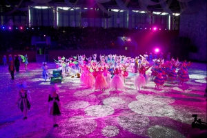 Чиновники готовятся к Новому году. Фото с сайта Харьковского горсовета.