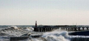 В Партените третий день не могут найти туриста, который пошел купаться во время шторма