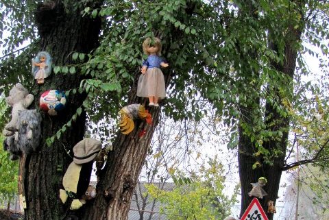 В Харькове появились странные куклы. Фото предоставлено Ольгой Исаковой.
