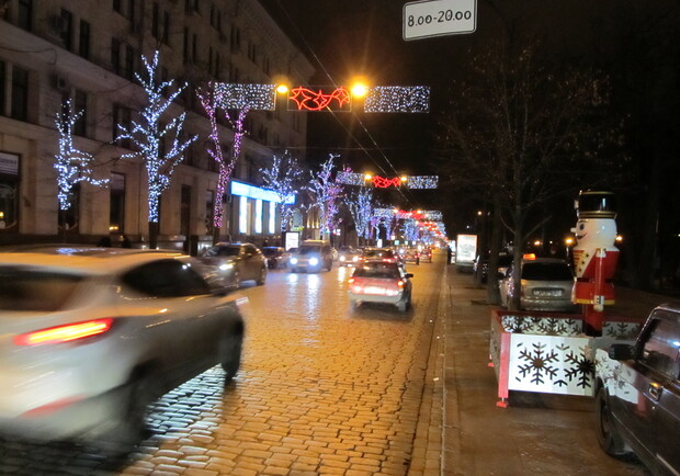 Новогоднюю иллюминацию по городу включат 21 декабря. Фото: "В городе".