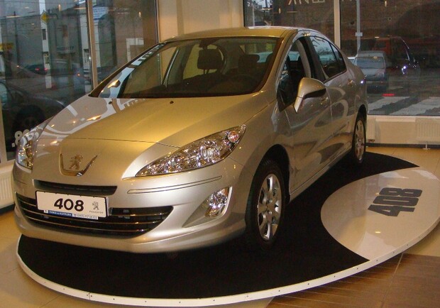 В Харькове роскошно презентовали Peugeot 408.