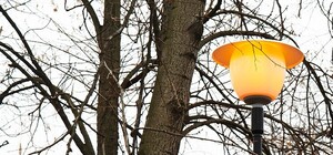 На Баварии провели освещение в парке ДК имени Ильича 