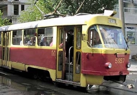 Трамваи не ездили полтора часа. Фото: dozor.kharkov.ua.