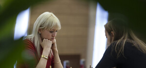 Янукович поздравил харьковскую шахматистку с победой 