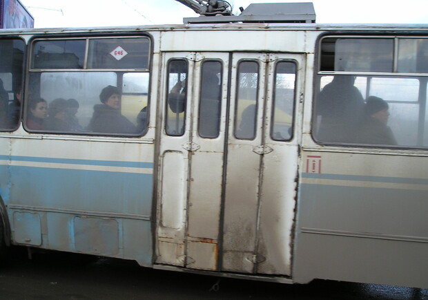 Этим утром жители Салтовки не могли добраться до своих рабочих мест. Фото из архива "КП".