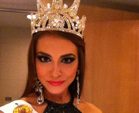 Кроме короны Кристина получила еще и титул "Мисс талант". Фото со страницы девушки "ВКонтакте".