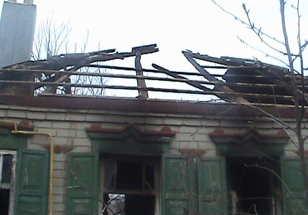На пожаре погибли внуки хозяйки дома. Фото с сайта ГТУ МЧС Украины в Харьковской области.