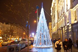 С 19 декабря в районах города начнут открывать елки. Фото с сайта Харьковского городского  совета.