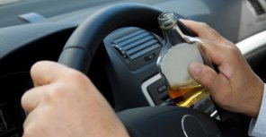 За вождение в пьяном виде полагается штраф и исправительные работы. Фото: russnews.org.