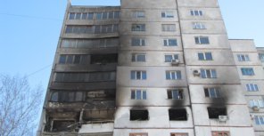 Наиболее пострадавшие квартиры обещают реконструировать к концу января. Фото: Алексей БИТНЕР.
