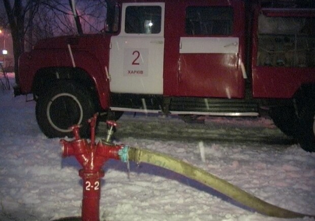 К месту вызова прибыло 2 пожарно-спасательных подразделения. Фото с сайта ГТУ МЧС Украины в Харьковской области.