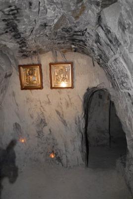 Археологи признали уникальность подземного пещерного монастыря в Луганской области