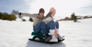 На Певческом поле запретили кататься на санках