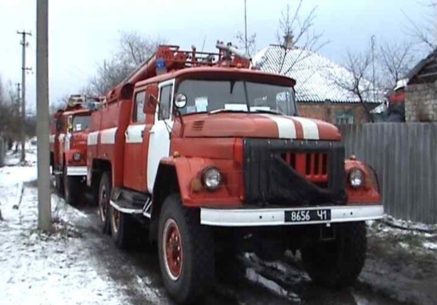 МЧСникам удалось спасти дом от огня. Фото с сайта ГТУ МЧС Украины в Харьковской области.